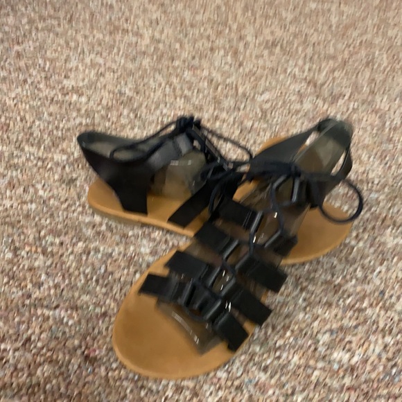 SO black leather lace up sandals. Size 8 - Picture 2 of 8